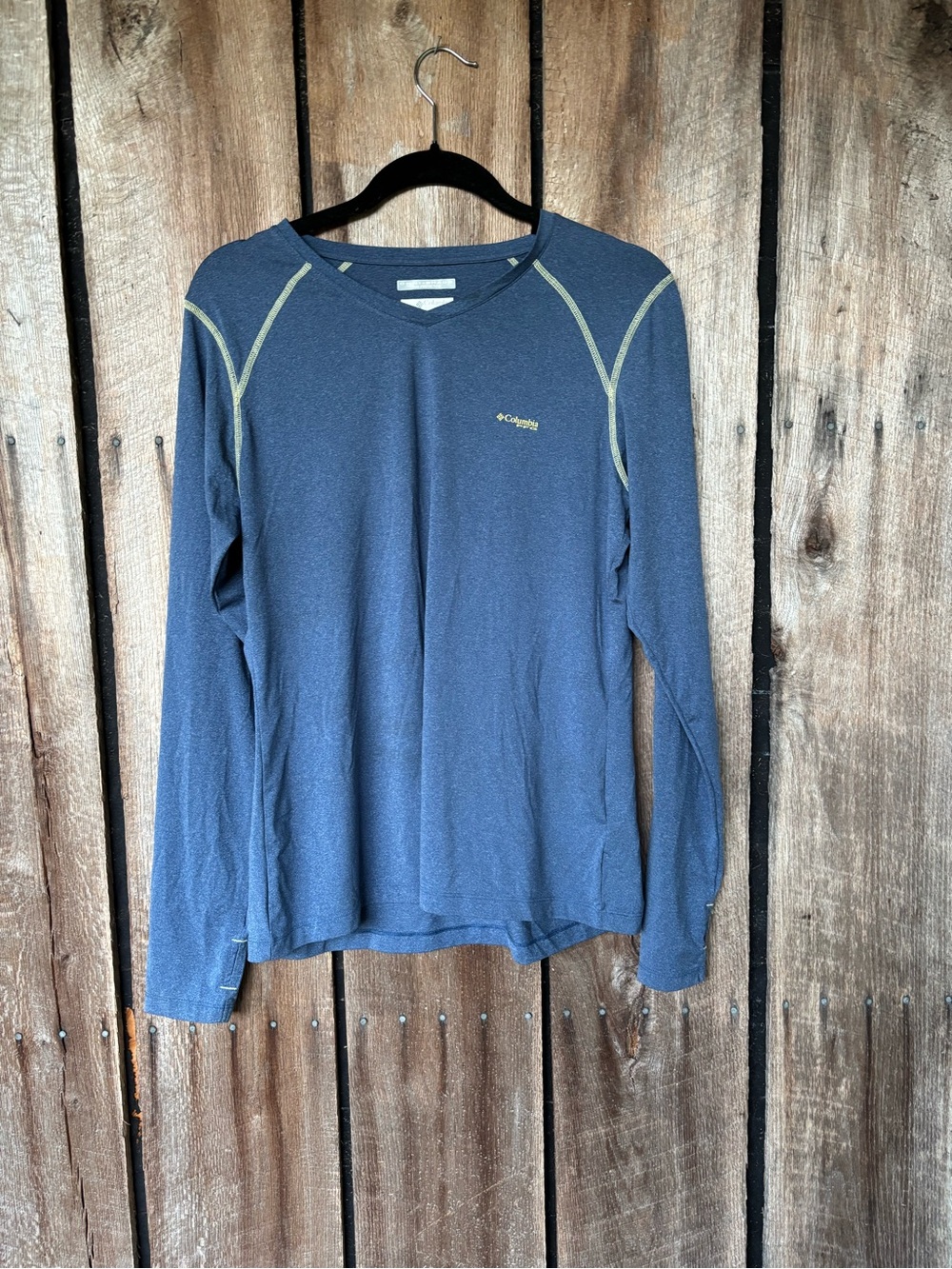 Columbia Omni-Shade Women Medium Blue Long Sleeve V Neck UPF Outdoor Hiking Shir